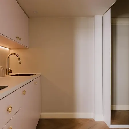 Studio 14 By Hidden Garden Apartment